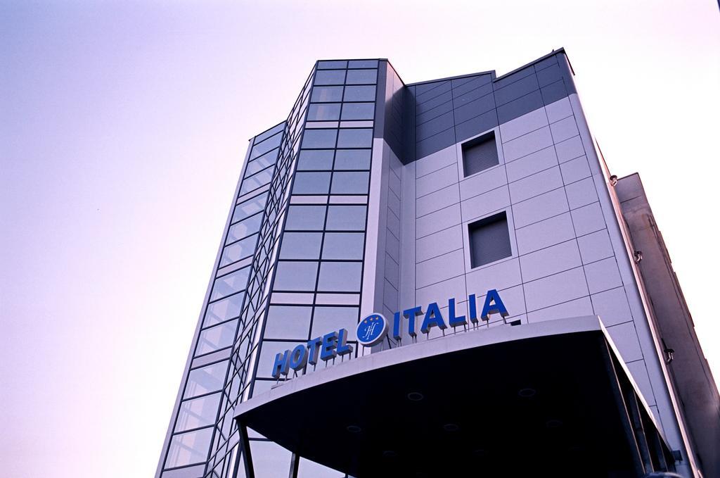 Hotel Italia Карманьйола Екстер'єр фото
