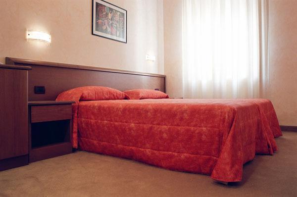 Hotel Italia Карманьйола Номер фото