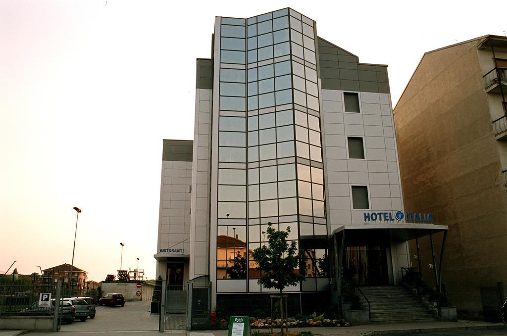 Hotel Italia Карманьйола Екстер'єр фото