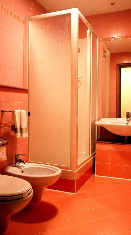 Hotel Italia Карманьйола Номер фото